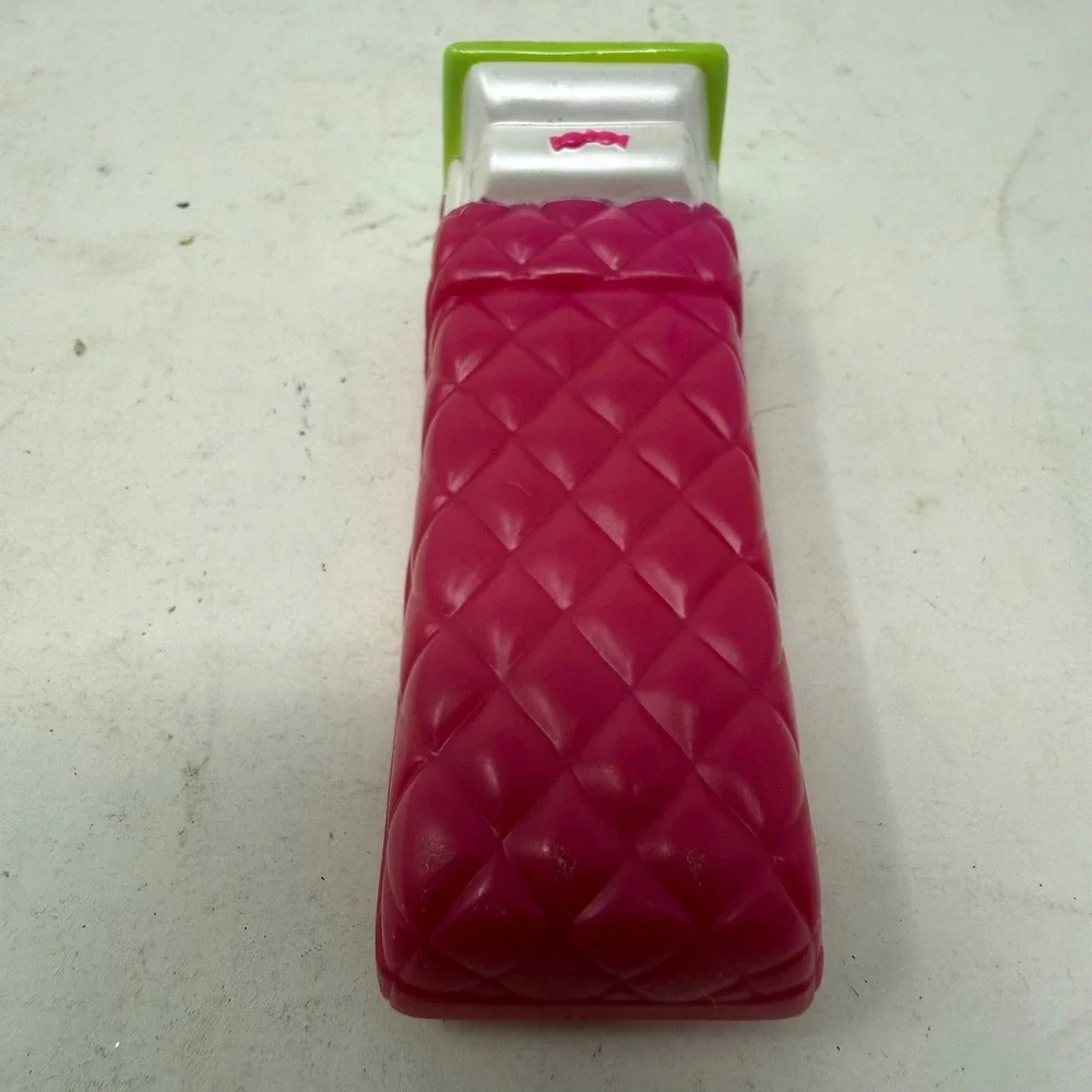 Mattel Polly Pocket Pink Quilted Bed Dollhouse Furniture Accessory Lime Green